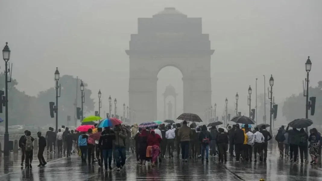 Delhi rain alert Delhi NCR weather IMD yellow alert Delhi monsoon update Weather forecast August 23 Heavy rain in Delhi Delhi traffic due to rain IMD rain prediction Delhi