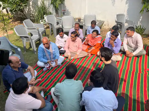 पीड़ित परिवार से मुलाकात, जांच में शामिल होंगी परिजनों की बातें